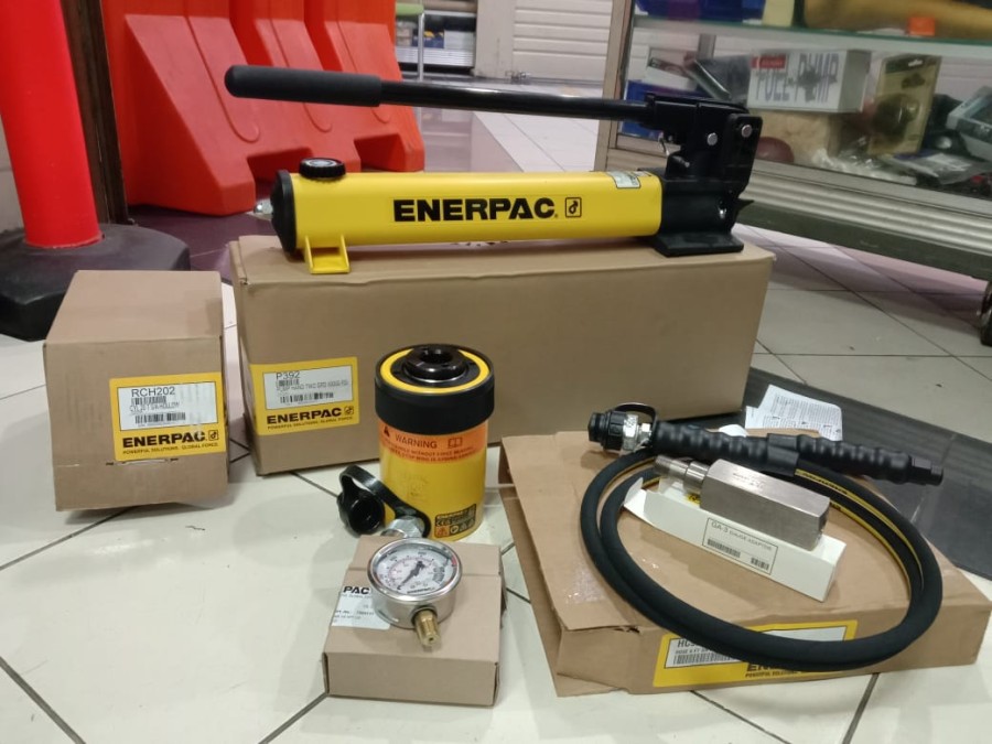 Enerpac Hand Pompa P392 1 Set + RCH202 Cylinder 20 Ton